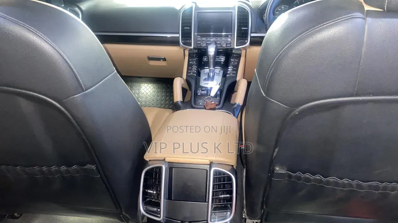 Porsche Cayenne 2014 White