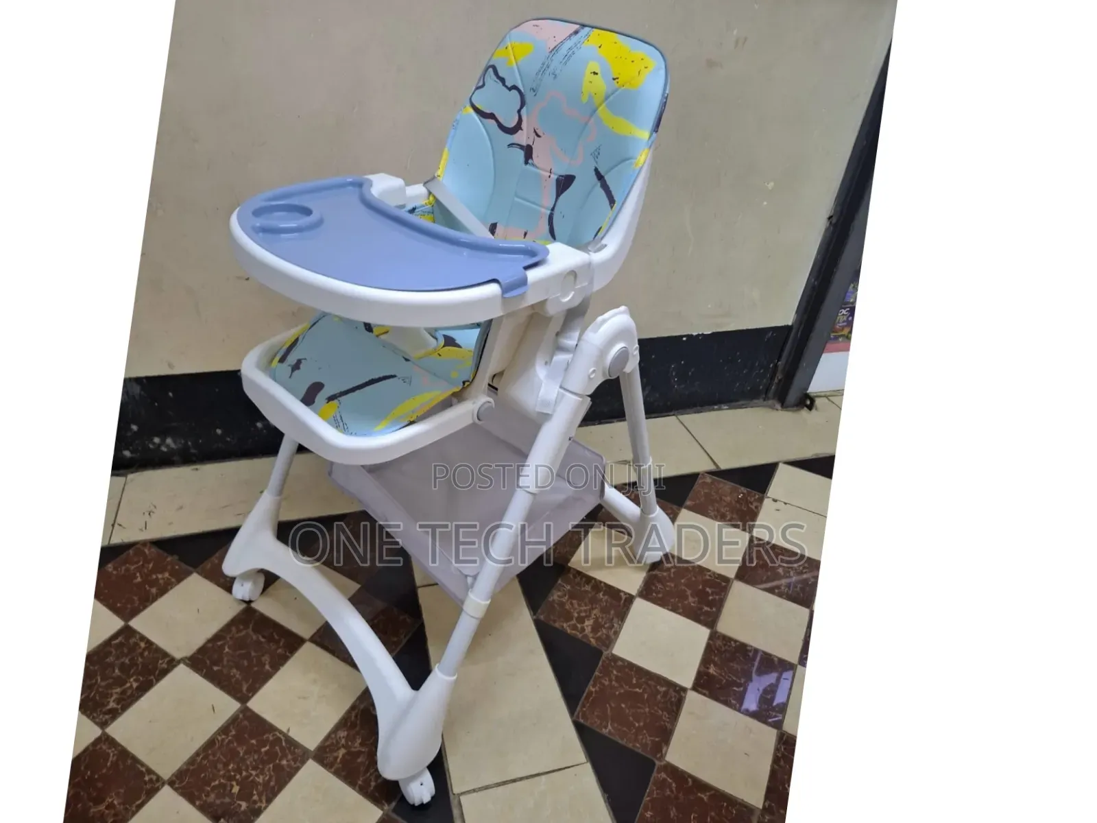 Adjustable Feeding Chair 
Available in Pink and Blue