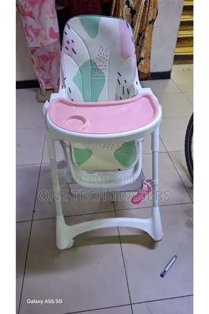 Feeding Chair, Adjustable. Color Pink