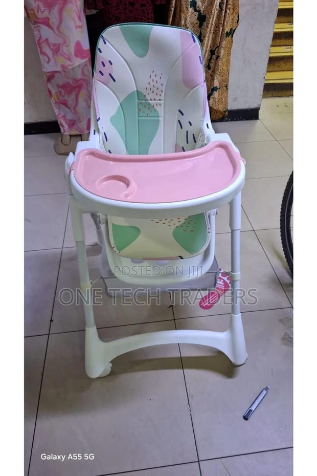 Feeding Chair, Adjustable. Color Pink