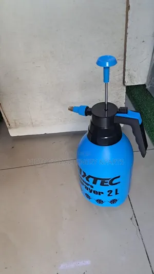 FIXTEC Pressure Sprayer – 2 Litres