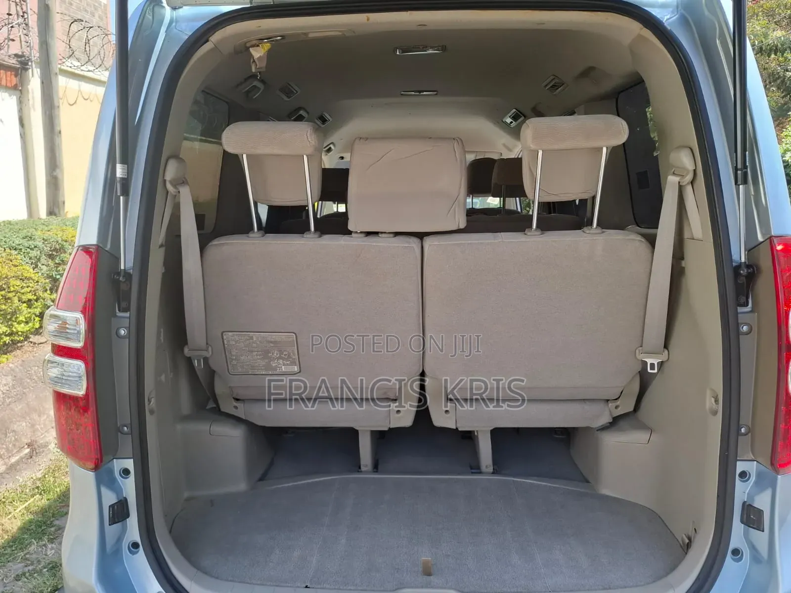 Toyota Noah 2012 Blue