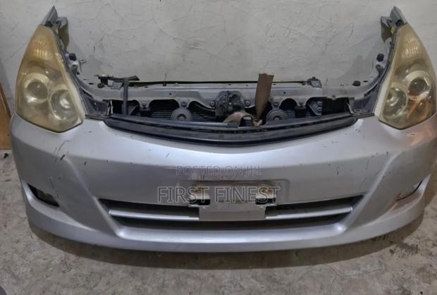 Toyota Wish 2005 Nosecut Xenon Available in Black