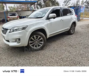 Toyota Vanguard 2013 Pearl