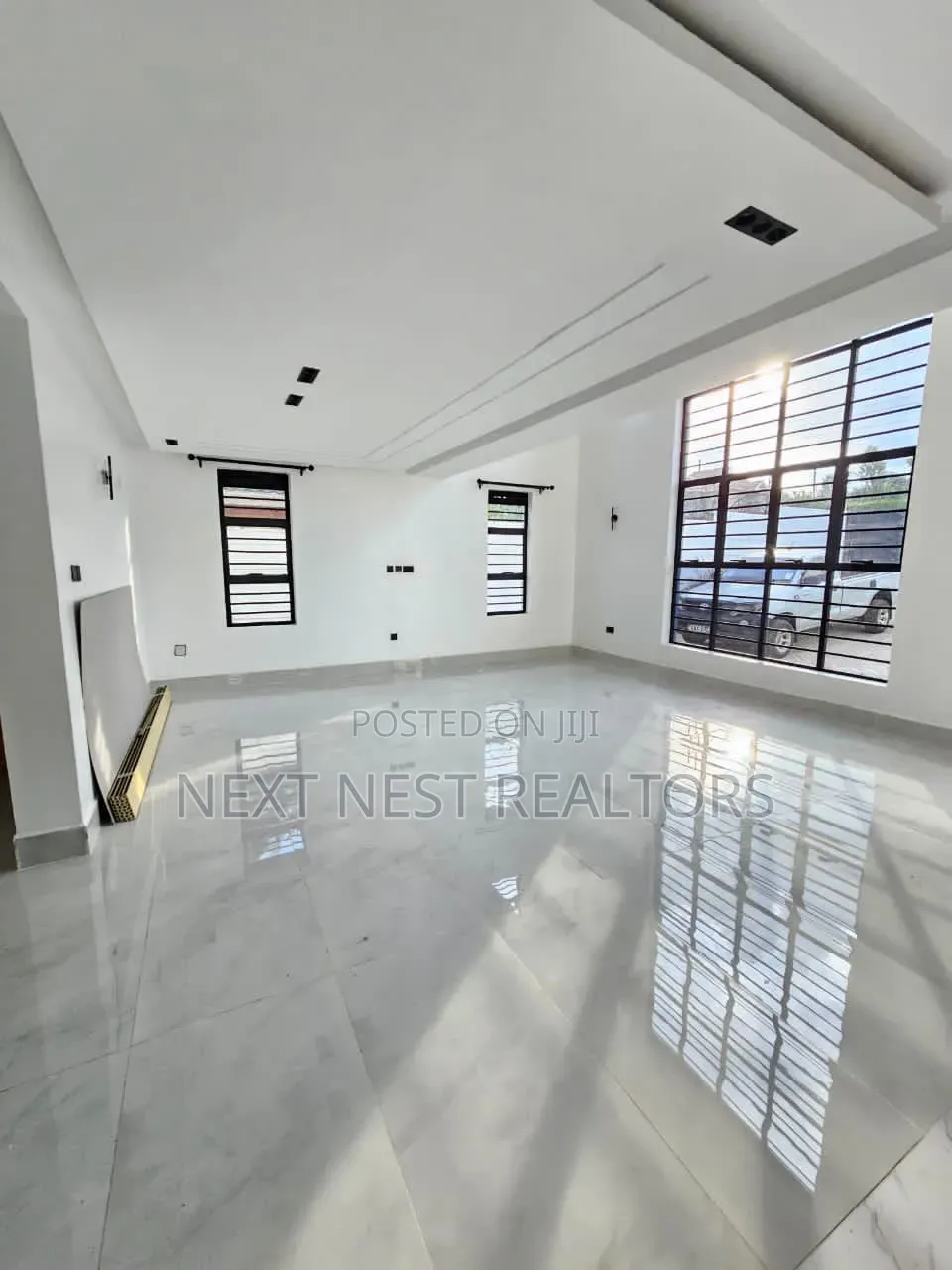 5bdrm Townhouse/Terrace in Kasphat, Runda for sale