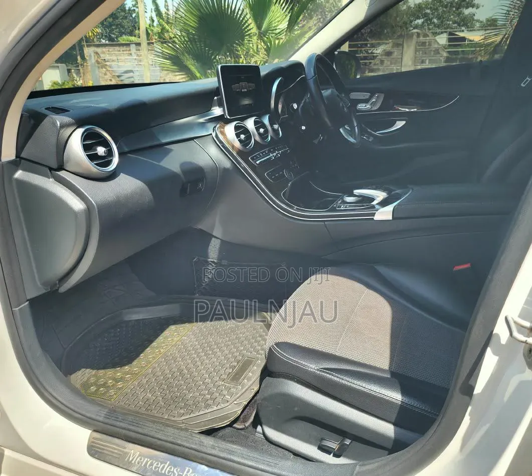 Mercedes-Benz C200 2016 White
