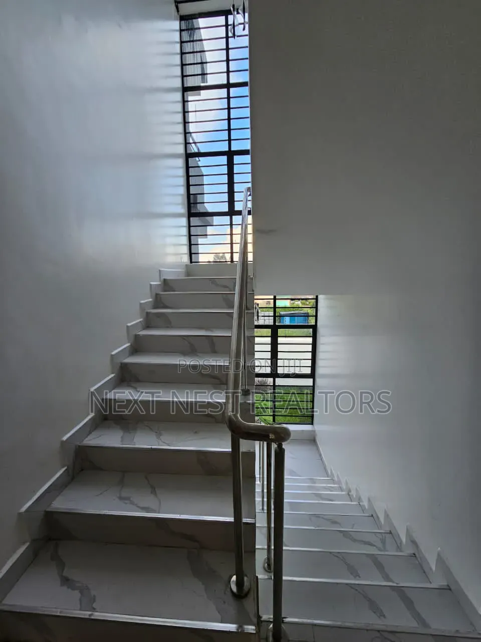 5bdrm Townhouse/Terrace in Kasphat, Runda for sale