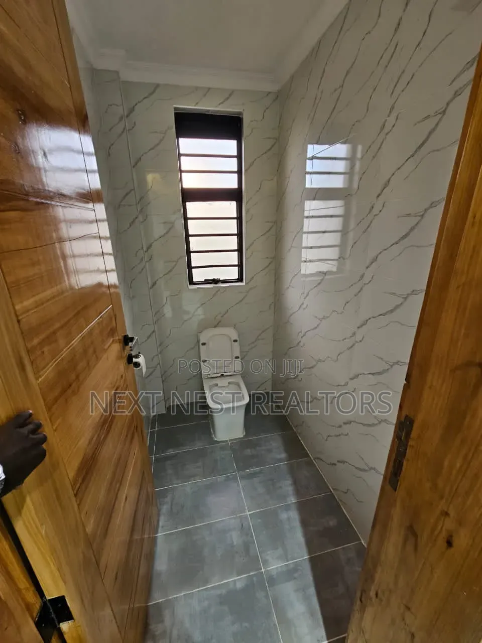 5bdrm Townhouse/Terrace in Kasphat, Runda for sale