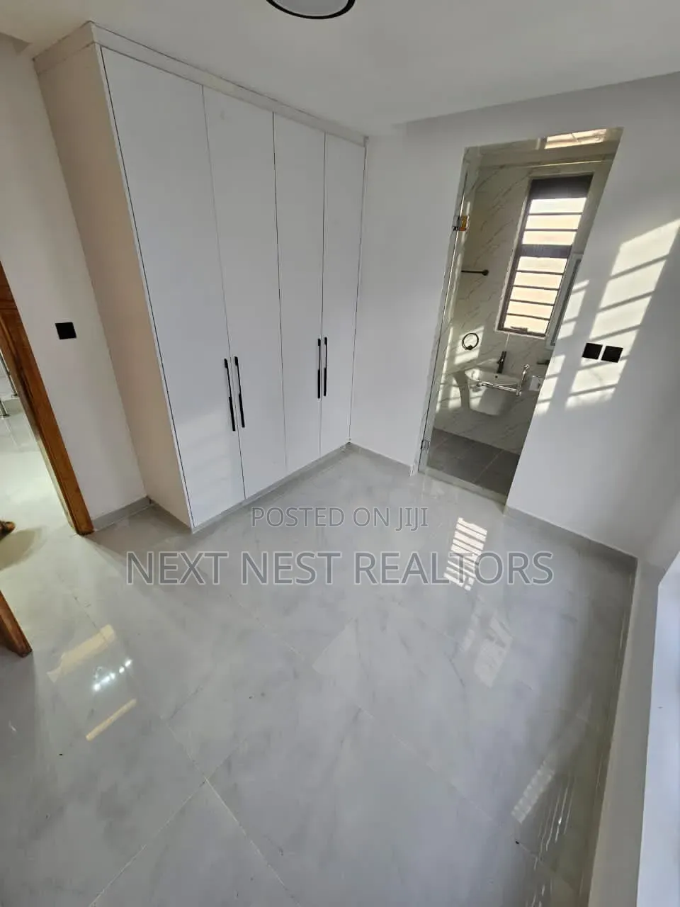 5bdrm Townhouse/Terrace in Kasphat, Runda for sale
