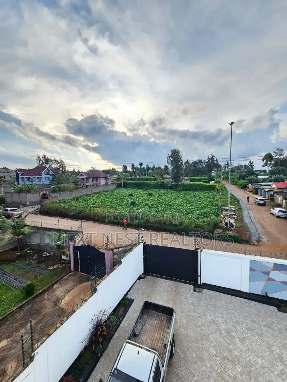 5bdrm Townhouse/Terrace in Kasphat, Runda for sale