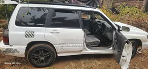 Subaru Forester 1999 White