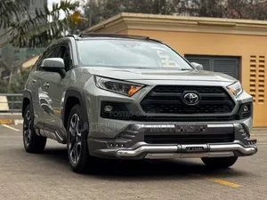 Toyota RAV4 2020 Green