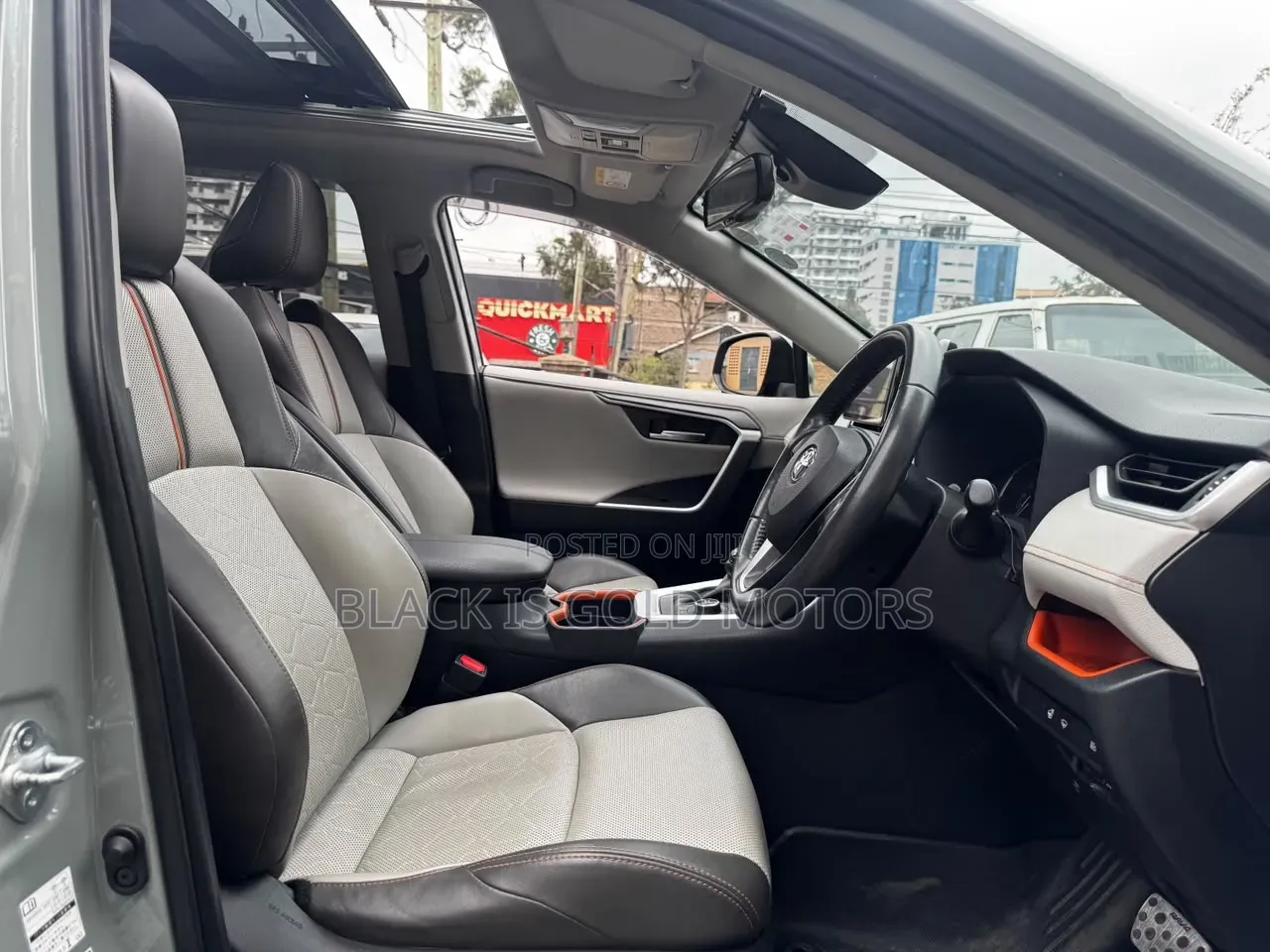 Toyota RAV4 2020 Green