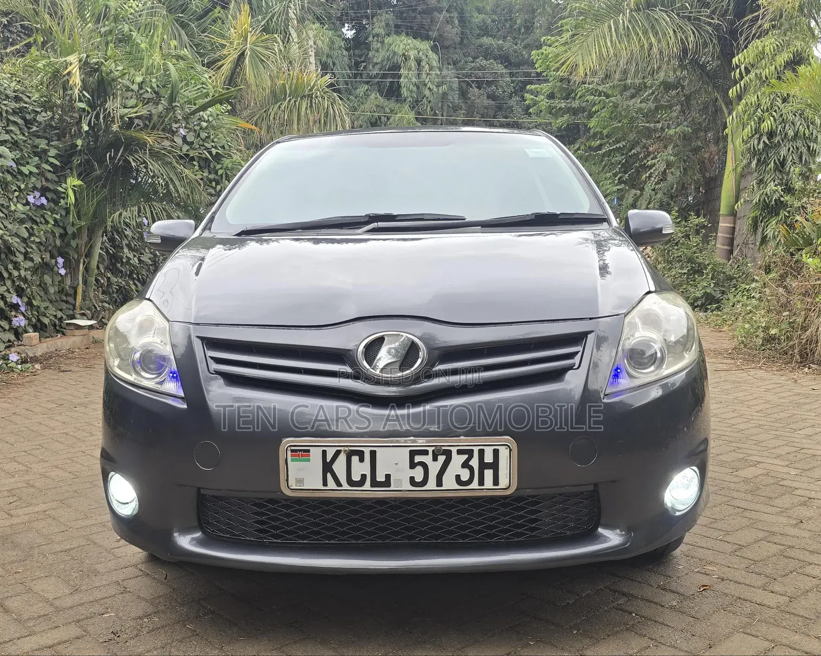 Toyota Auris 2010 Gray