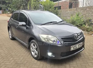 Toyota Auris 2010 Gray