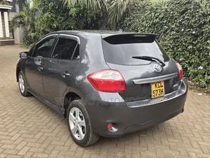 Toyota Auris 2010 Gray