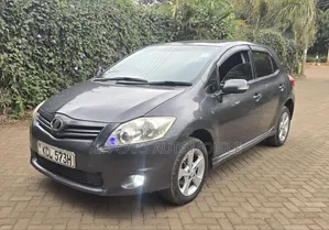 Toyota Auris 2010 Gray