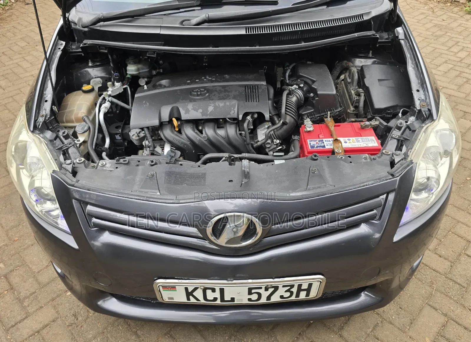 Toyota Auris 2010 Gray