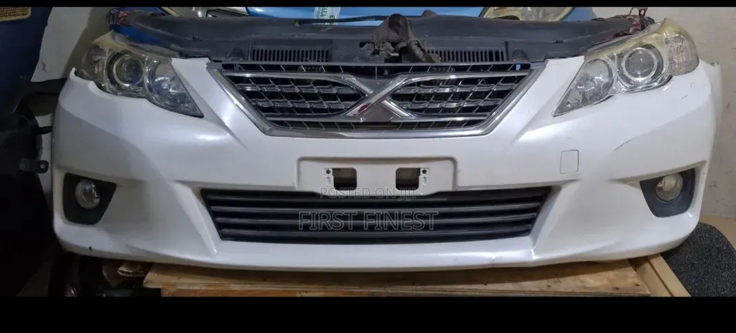 Toyota Mark X 2012 Nosecut Xenon Available in Black