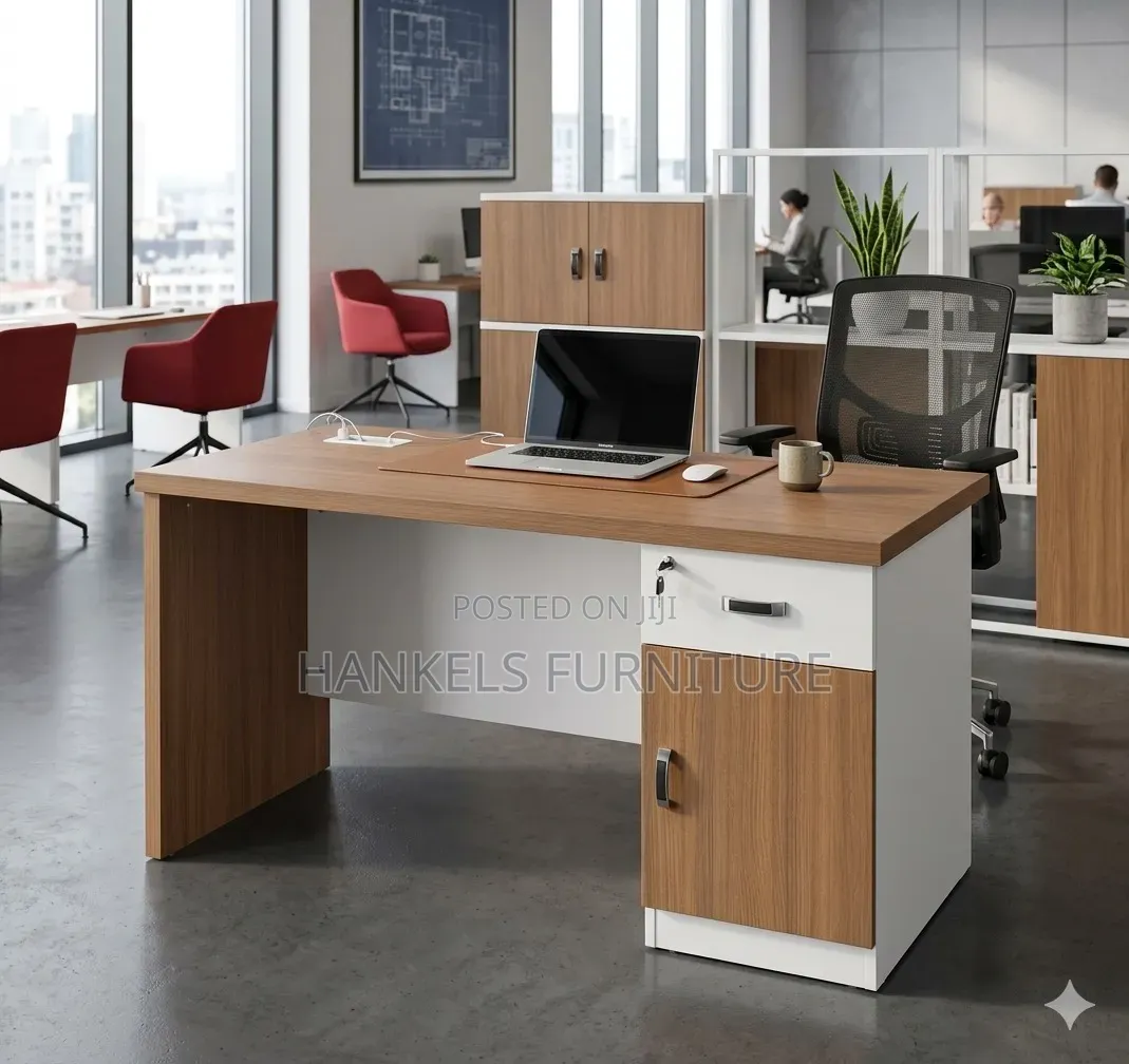 Modern Executive 1.4M Desk