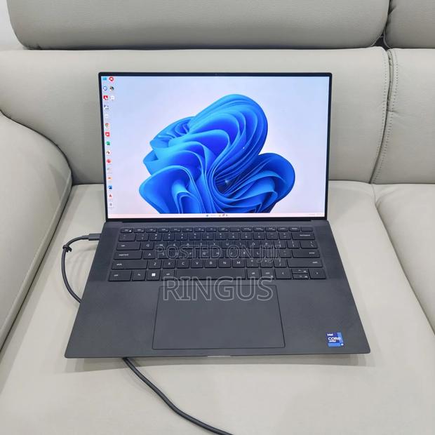 Laptop Dell Precision 5560 16GB Intel Core i9 SSD 512GB