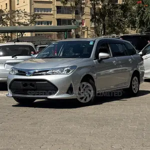 Toyota Corolla Fielder 1.5 Hybrid FWD 2019 Silver