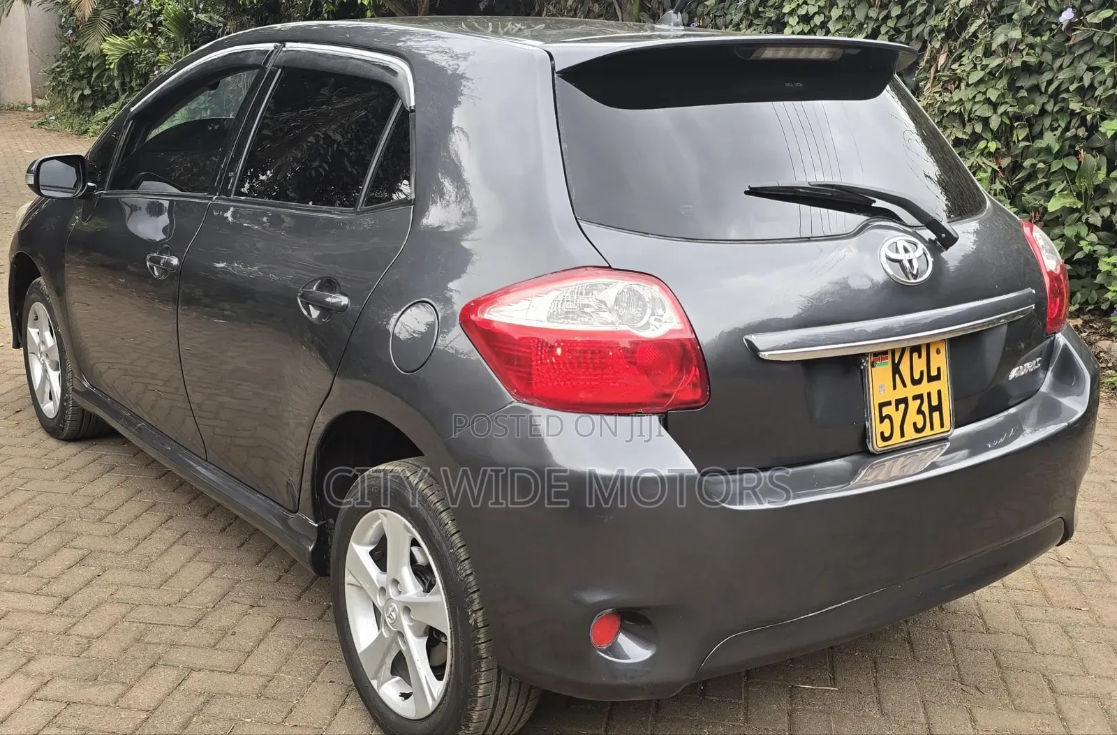 Toyota Auris 2010 Gray
