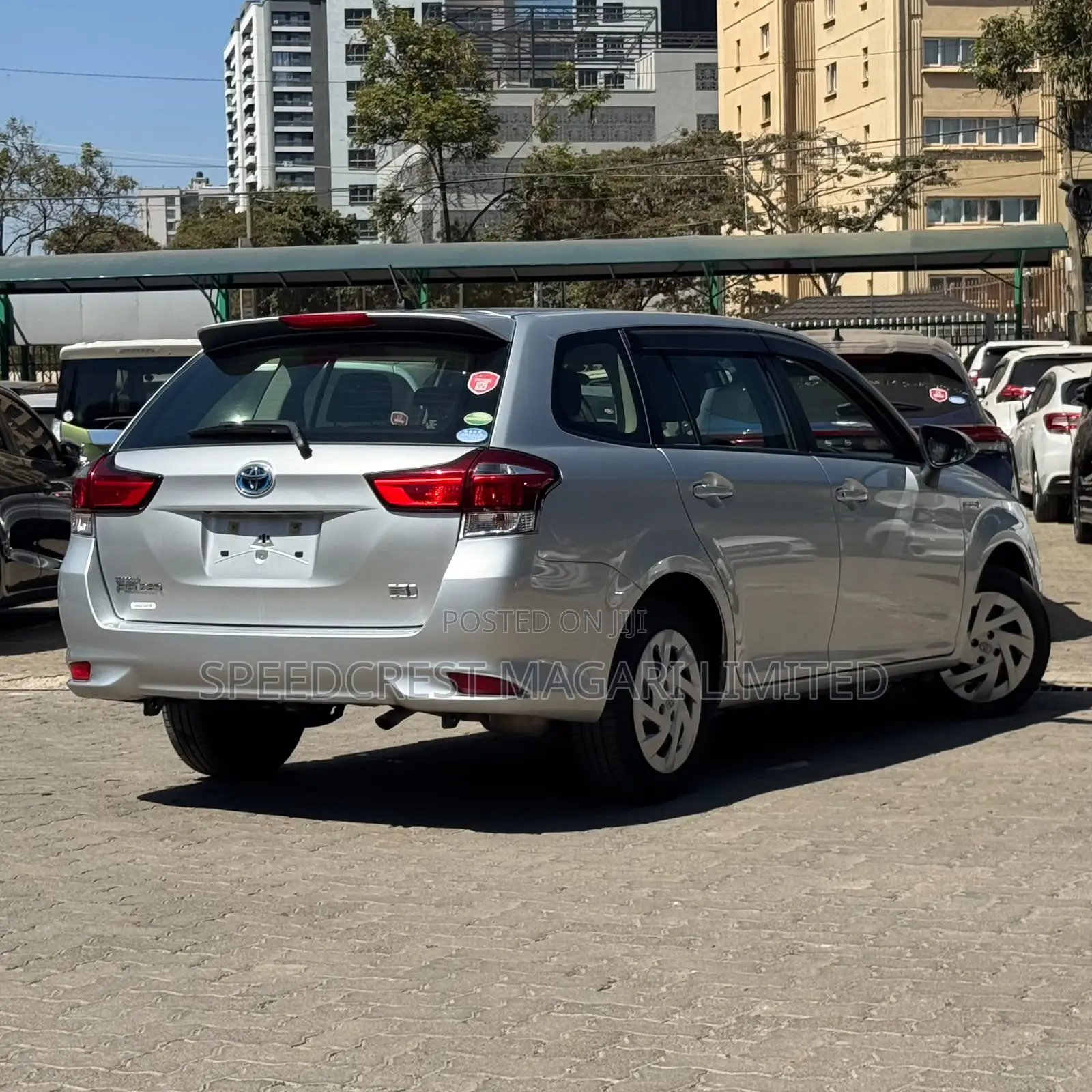 Toyota Corolla Fielder 1.5 Hybrid FWD 2019 Silver