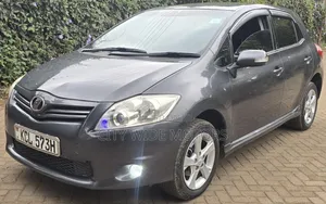 Toyota Auris 2010 Gray