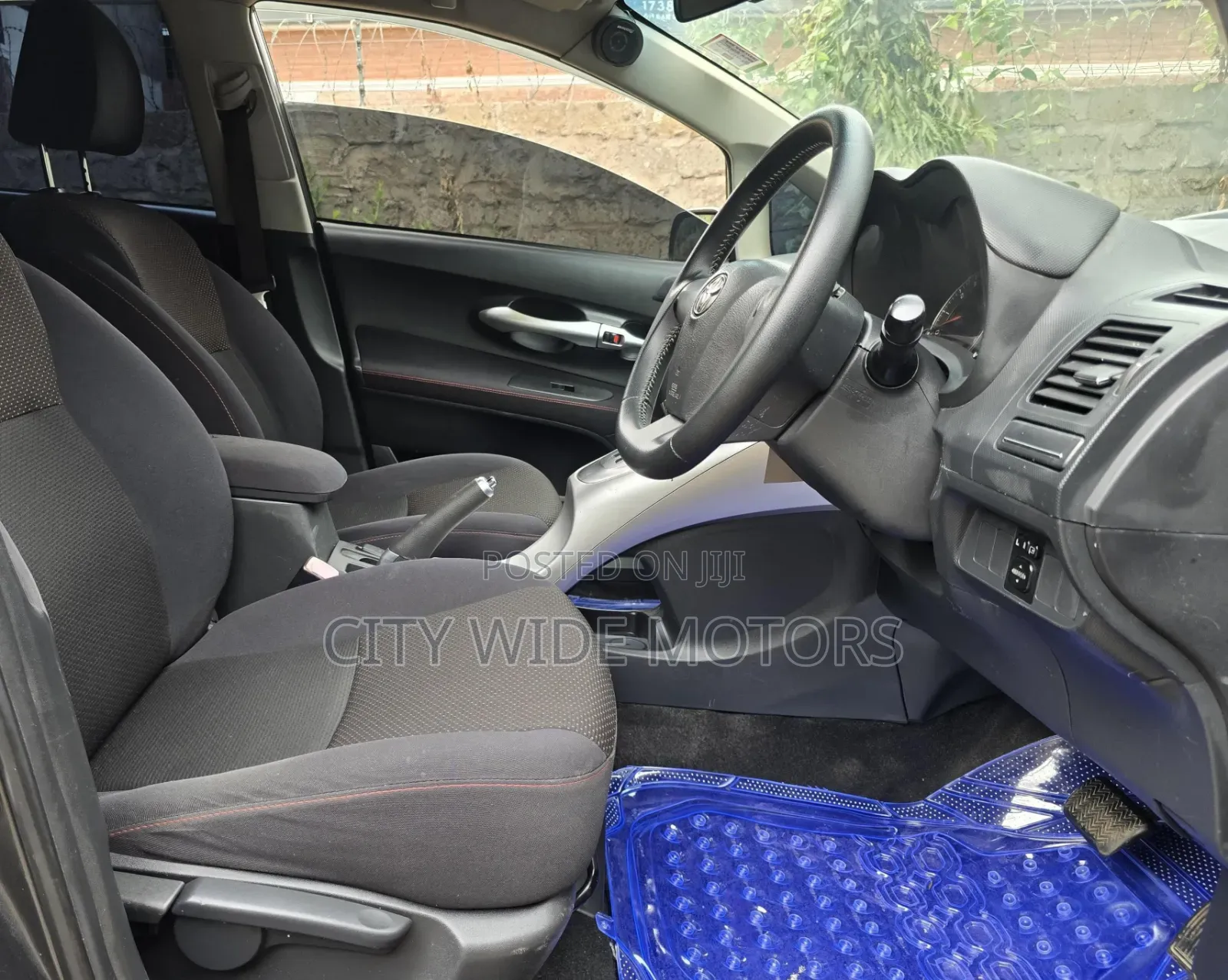 Toyota Auris 2010 Gray