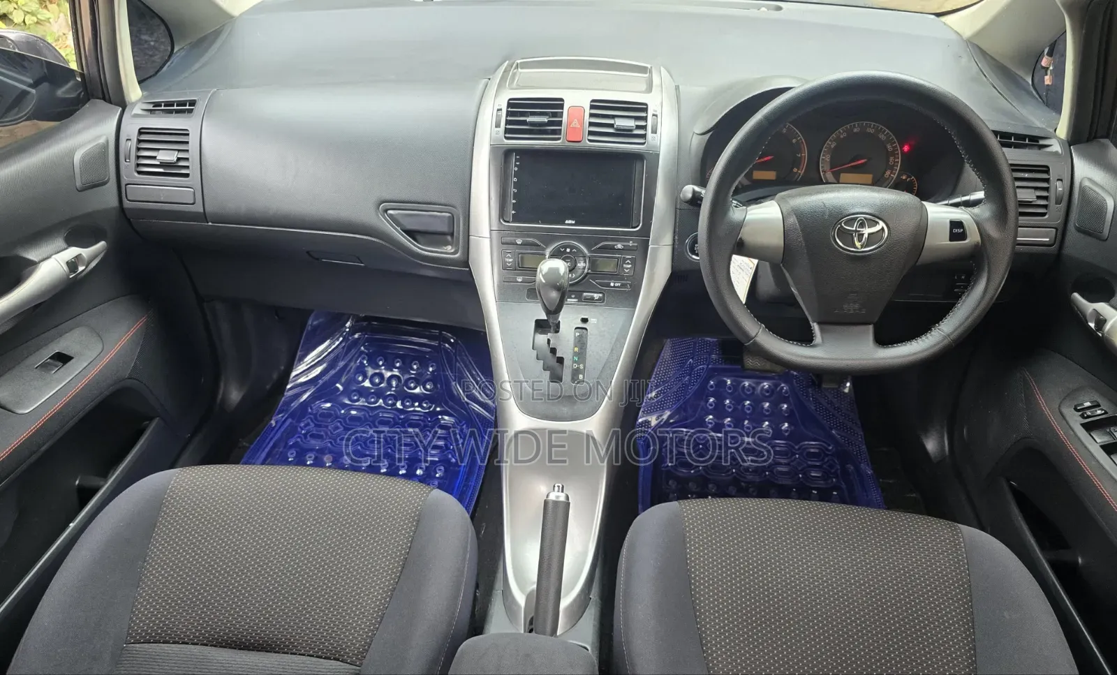 Toyota Auris 2010 Gray