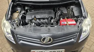 Toyota Auris 2010 Gray