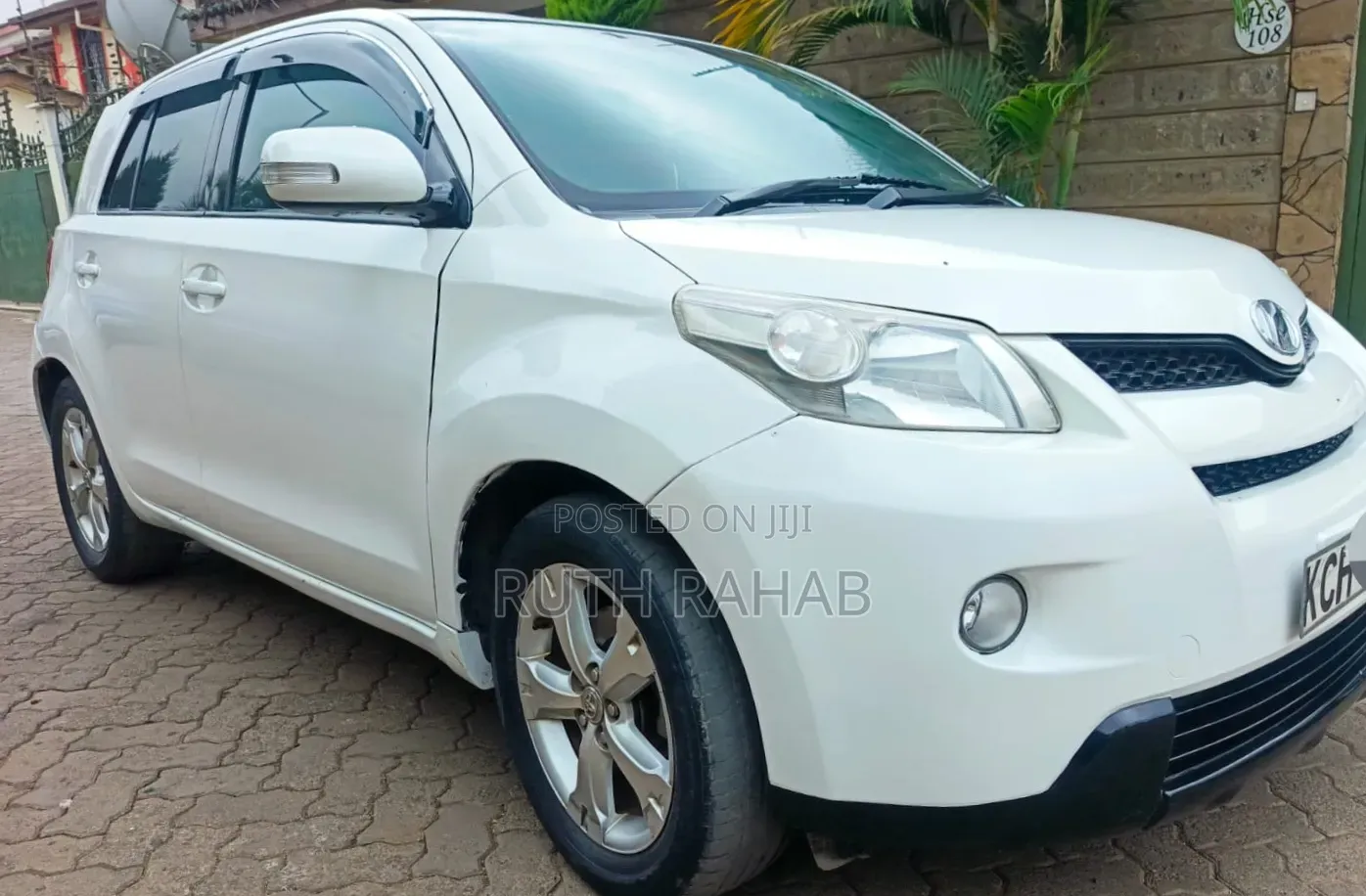Toyota IST 2009 White