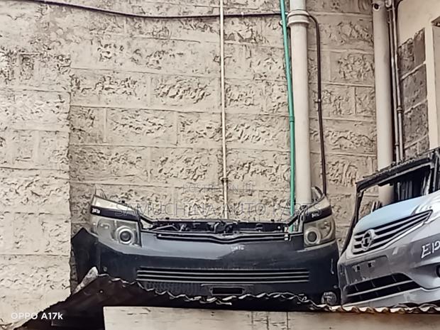 Nosecut Toyota Voxy Zrr70