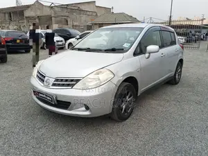 Nissan Tiida 2012 Silver