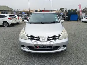 Nissan Tiida 2012 Silver