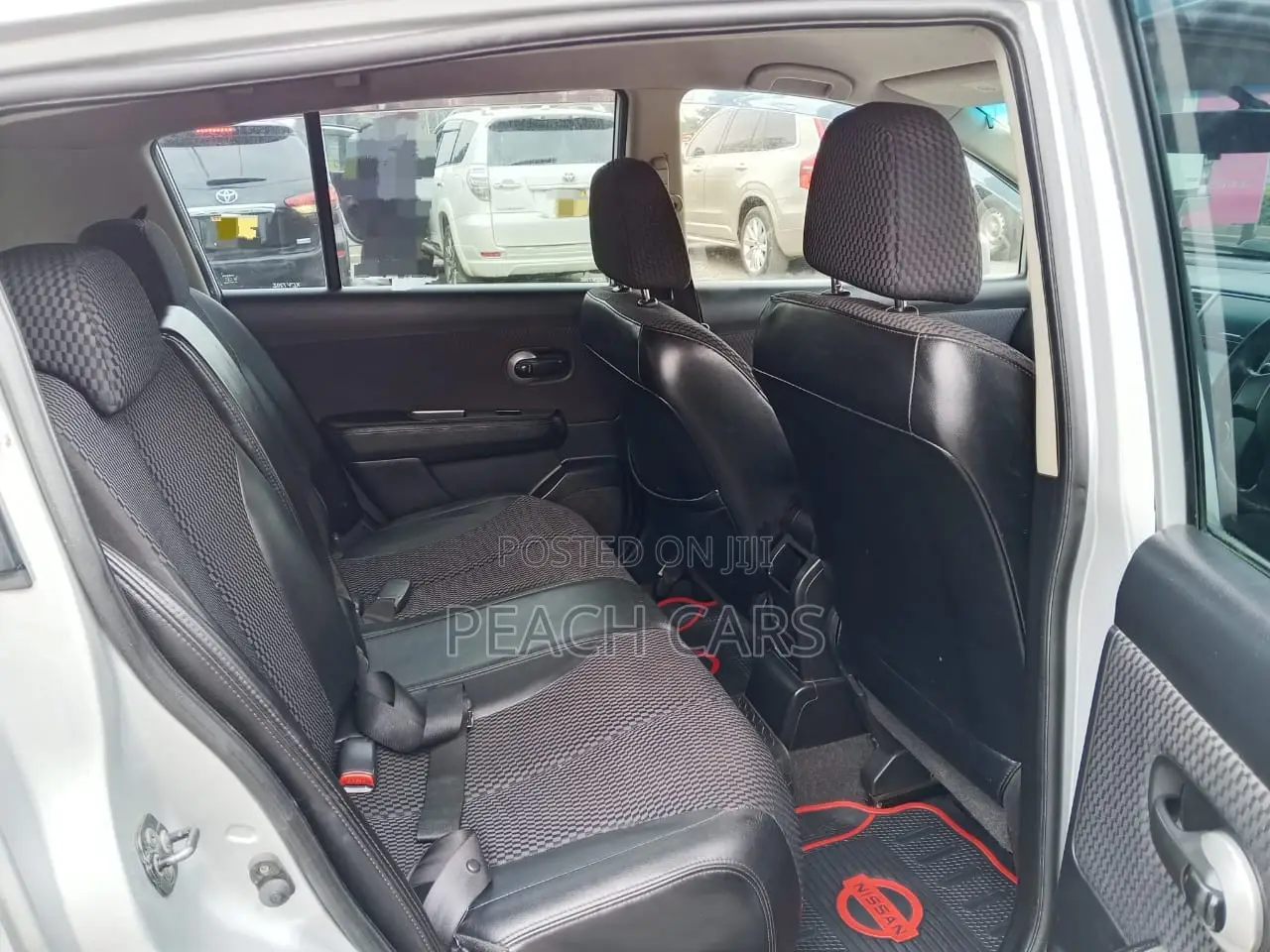 Nissan Tiida 2012 Silver