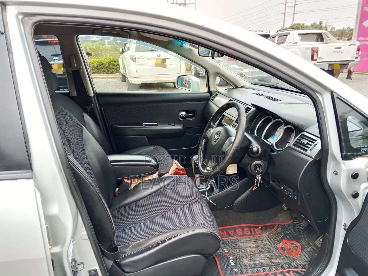 Nissan Tiida 2012 Silver