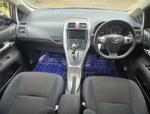 Toyota Auris 2010 Gray