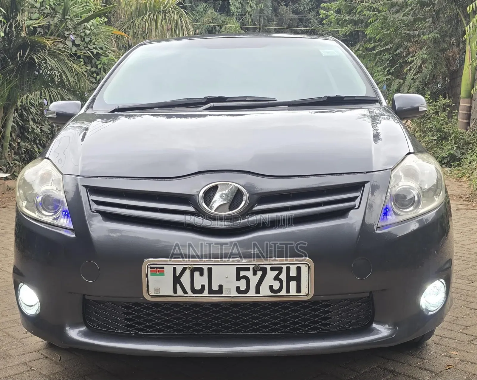 Toyota Auris 2010 Gray