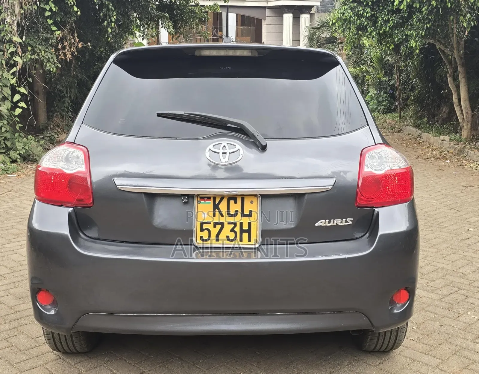 Toyota Auris 2010 Gray