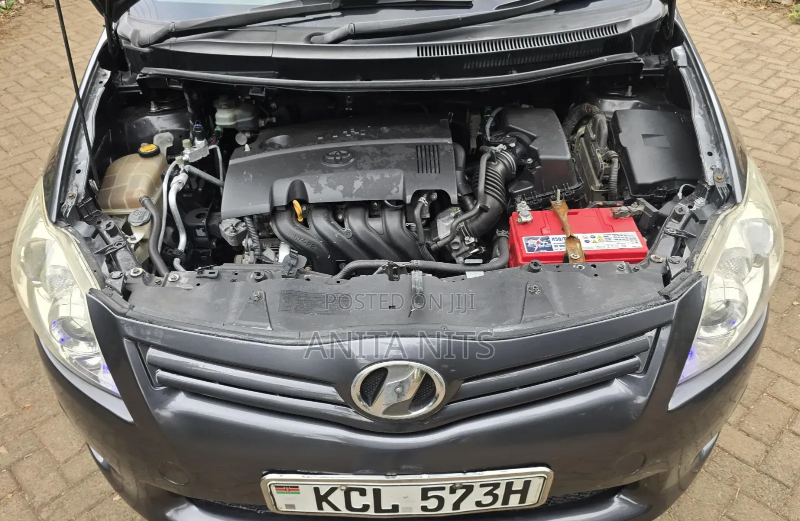 Toyota Auris 2010 Gray