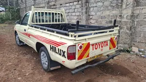 Toyota Hilux 1994 Off white