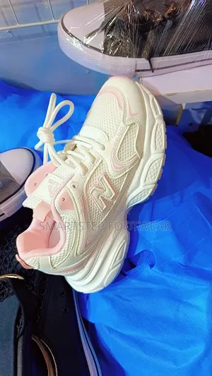 New Balance Plus