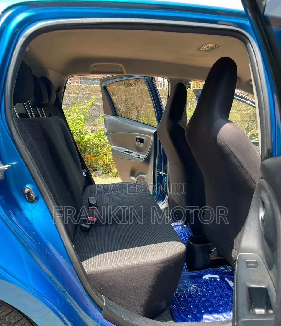 Toyota Vitz 2017 Blue