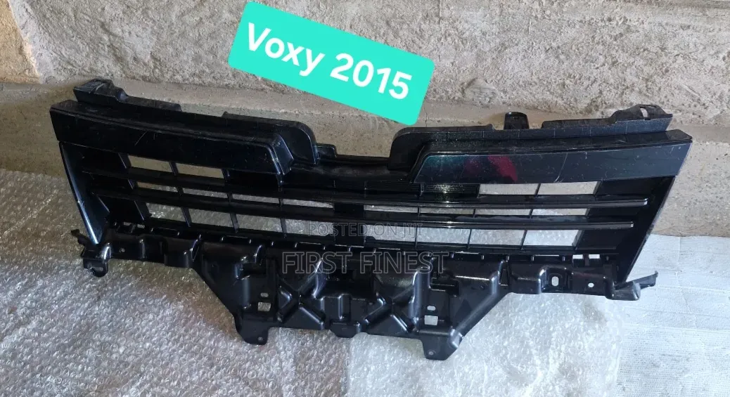 Toyota Voxy 2015 Grill