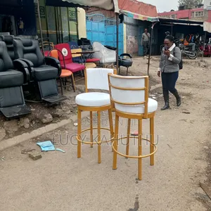 Heavy Duty High Still Chairs With Gold Frame