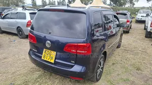 Volkswagen Touran 2015 Blue