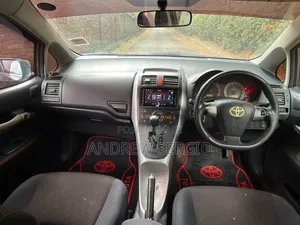 Toyota Auris 2010 Gray