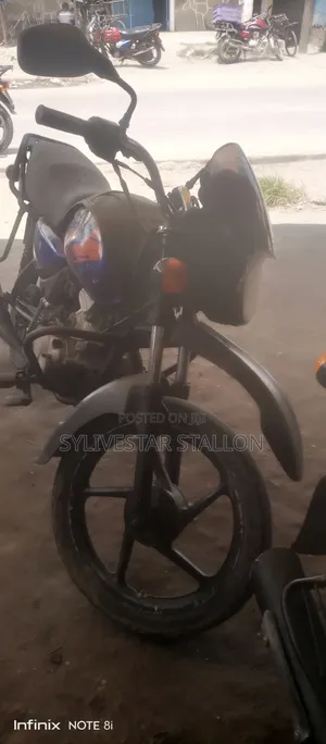 Bajaj Boxer 125 2022 Blue